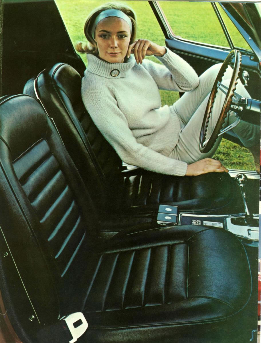 1966 Chevrolet Corvette-12